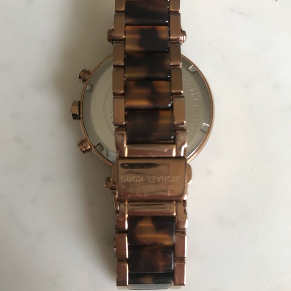 Michael Kors Rose Gold Tortoise Shell Link Watch - Picture 2 of 4